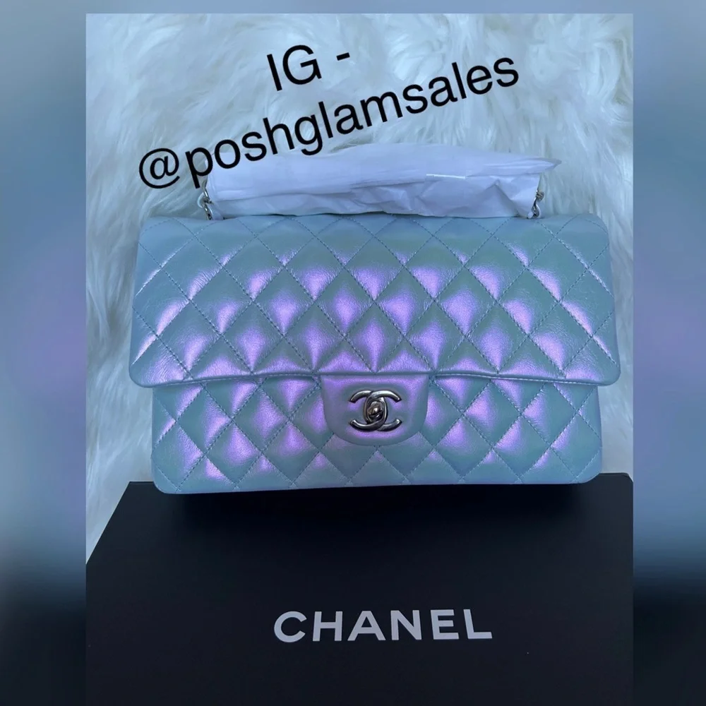 21K Chanel Classic Double Flap Quilted Diamond Medium Bag Iridescent Light Blue - Picture 2 of 7